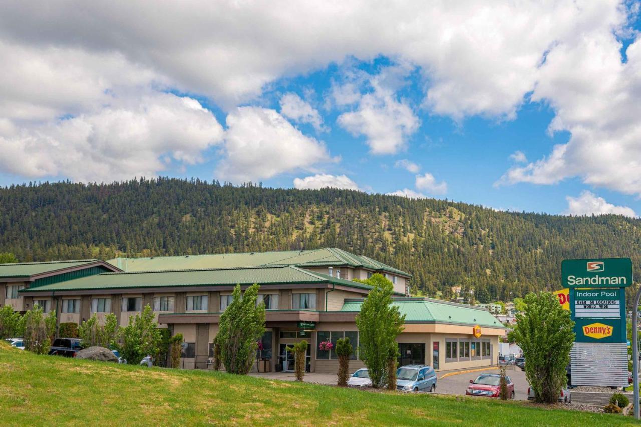 Sandman Hotel & Suites Уильямс-Лейк Экстерьер фото
