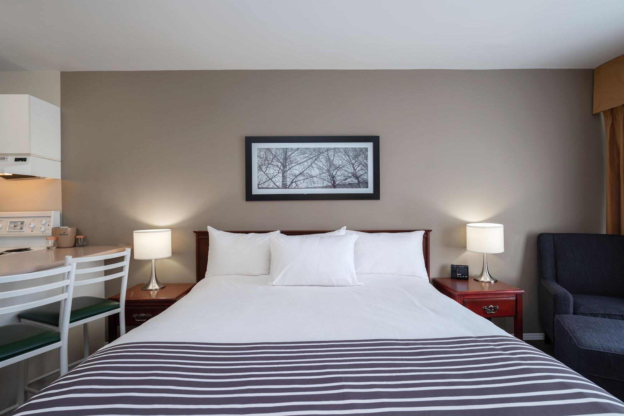 Sandman Hotel & Suites Уильямс-Лейк Экстерьер фото