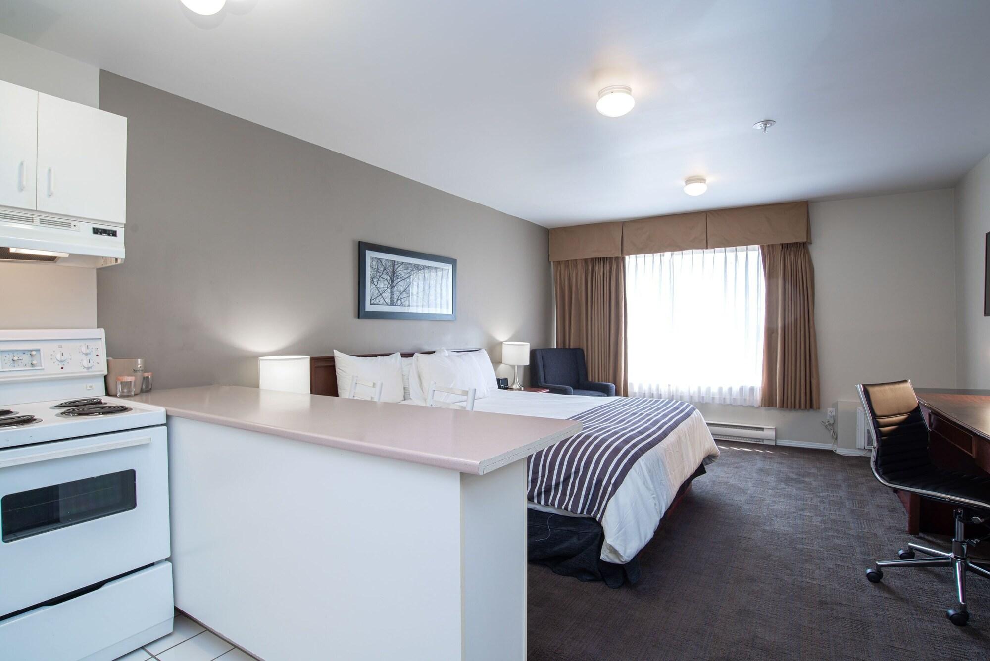 Sandman Hotel & Suites Уильямс-Лейк Экстерьер фото