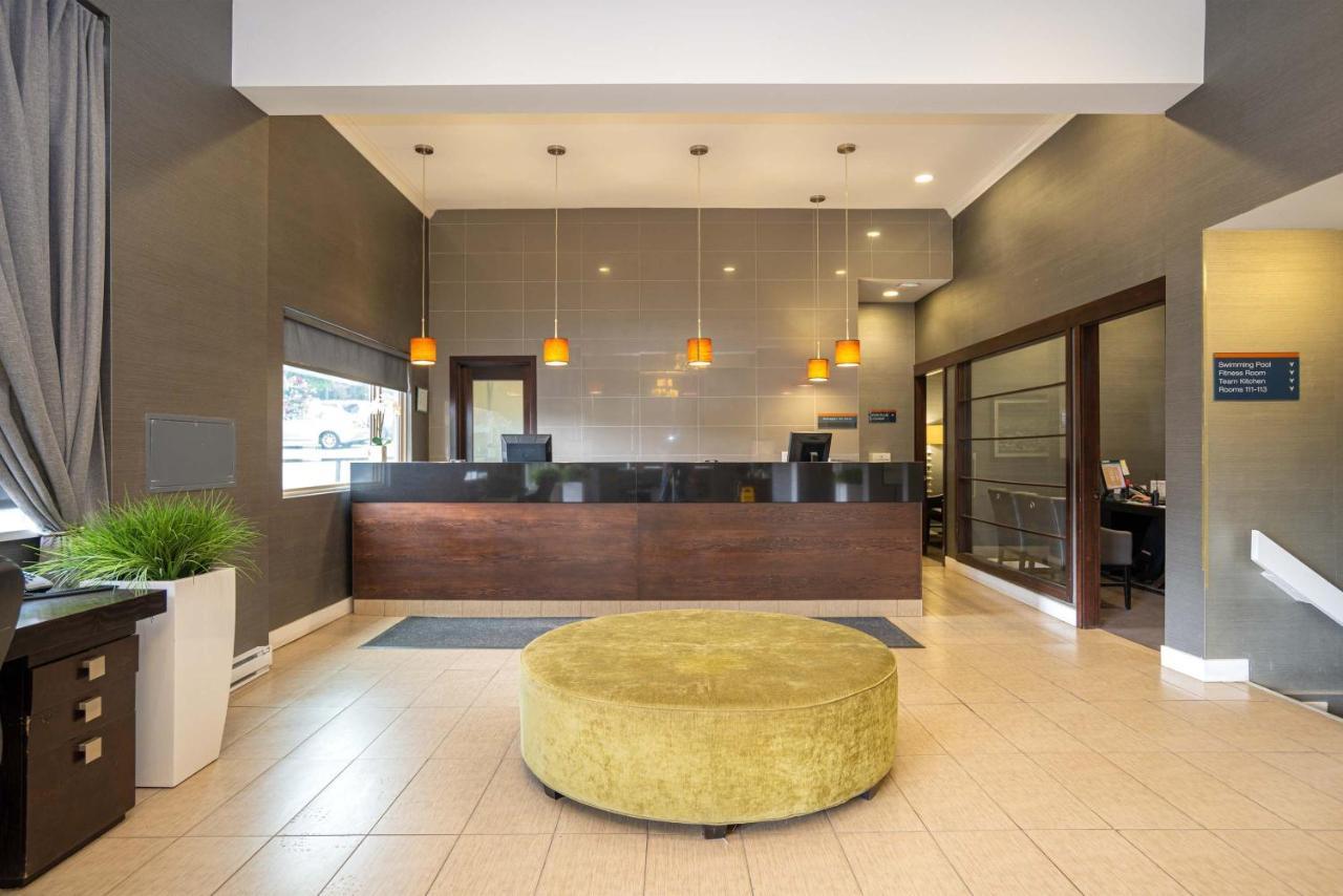 Sandman Hotel & Suites Уильямс-Лейк Экстерьер фото